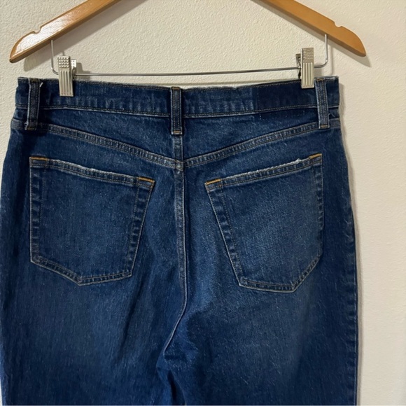 Abercrombie & Fitch Ultra High Rise The 90s Straight Jean Dark Wash-31/12 Short - Picture 6 of 7